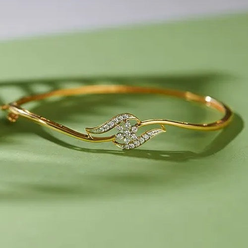 14 KT Yellow Gold with Diamond Women's Bracelet